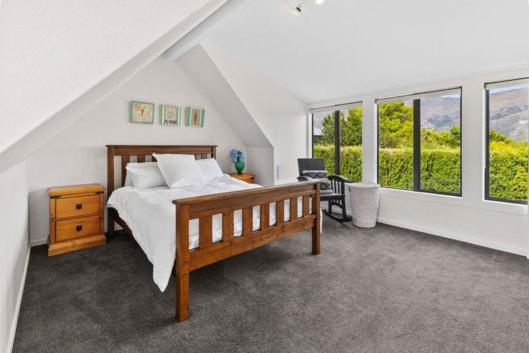 Photo of property in 19 Rimu Lane, Wanaka, 9305