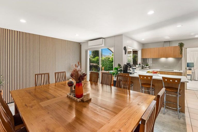Photo of property in 8 Toledo Avenue, Henderson, Auckland, 0612