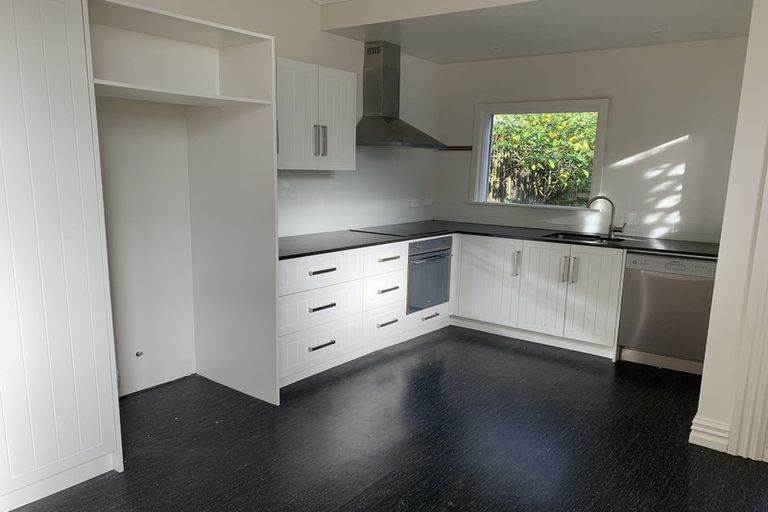 Photo of property in 5 Devon Street, Aro Valley, Wellington, 6021