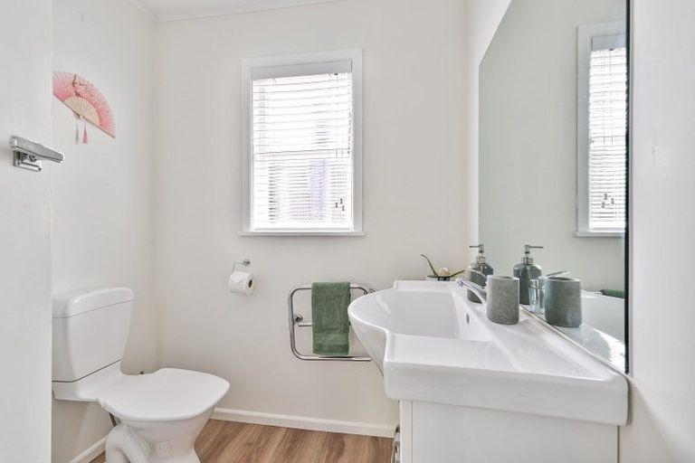 Photo of property in 9 Kowhai Street, Tawa, Wellington, 5028