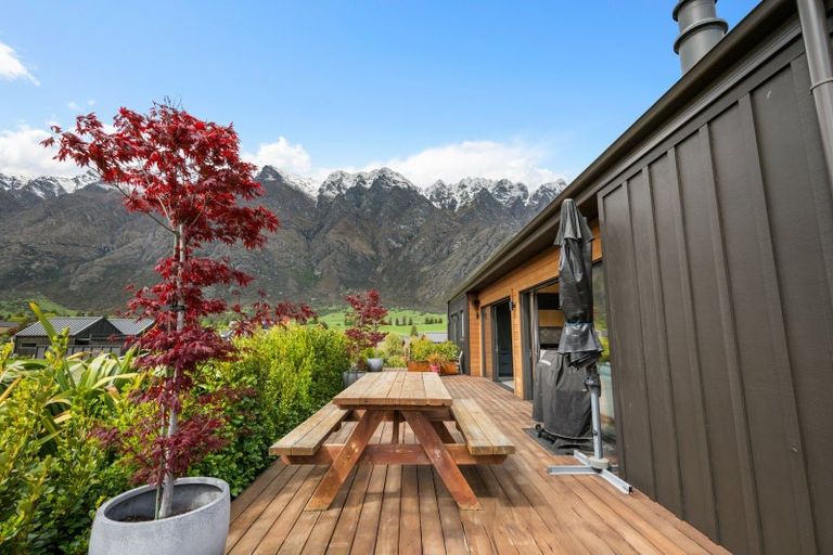 Photo of property in 37 Pendeen Crescent, Jacks Point, Queenstown, 9371