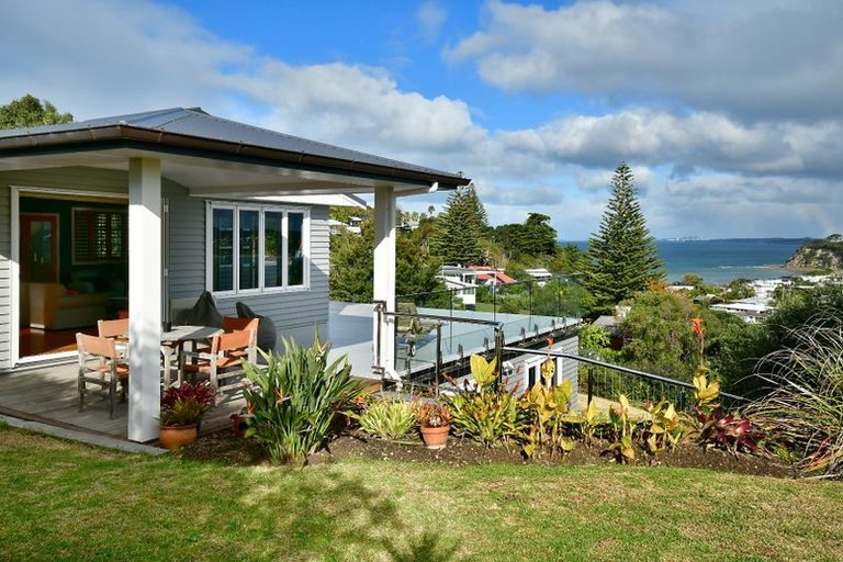 Photo of property in 1114 Whangaparaoa Road, Tindalls Beach, Whangaparaoa, 0930