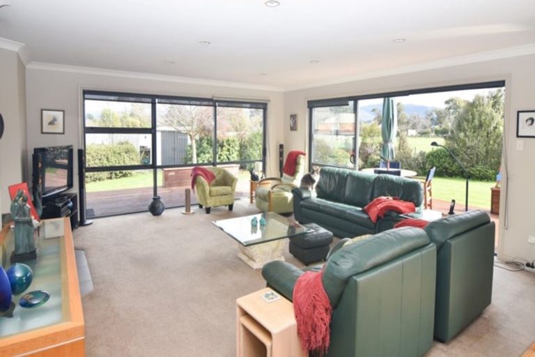 Photo of property in 19 Carrington Drive, Carterton, 5713