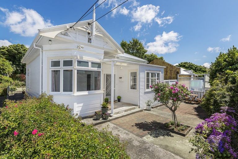 Photo of property in 240 Adelaide Road, Newtown, Wellington, 6021