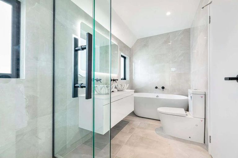 Photo of property in 14b Firth Road, Torbay, Auckland, 0630