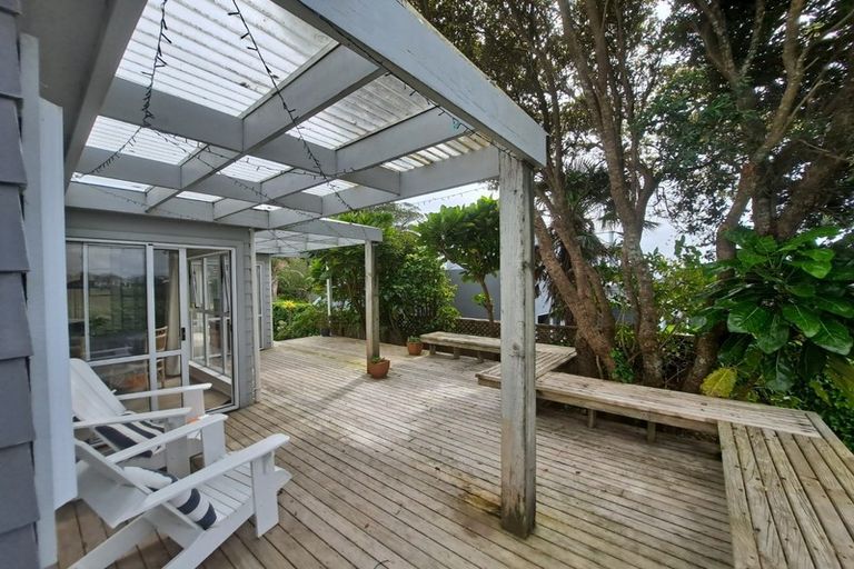 Photo of property in 21 Arden Place, Oakura, 4314