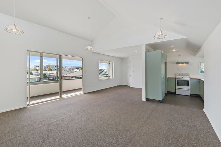 Photo of property in 3/50 Division Street, Riccarton, Christchurch, 8041