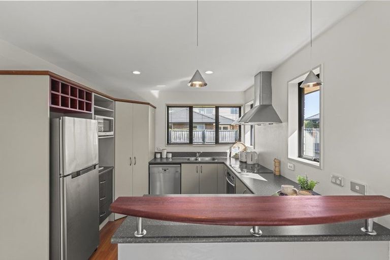 Photo of property in 6a Blarney Place, Casebrook, Christchurch, 8051