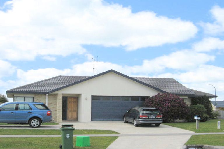 Photo of property in 137 Evans Road, Papamoa Beach, Papamoa, 3118