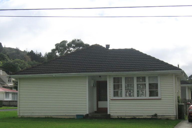 Photo of property in 4 Brid Grove, Stokes Valley, Lower Hutt, 5019