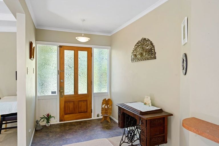 Photo of property in 2 Tui Crescent, Waikanae, 5036