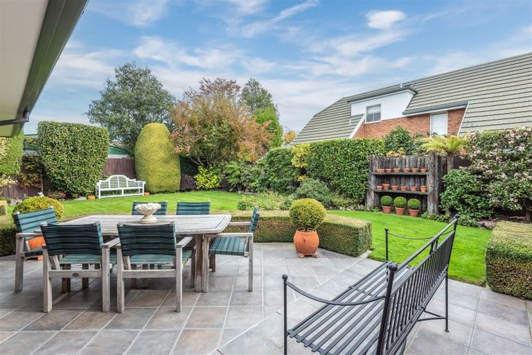 Photo of property in 7 Tavistock Place, Russley, Christchurch, 8042