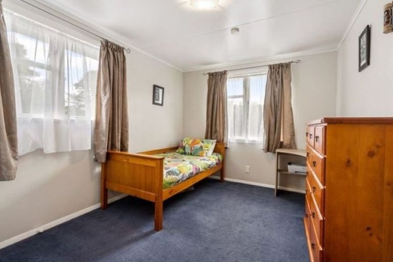 Photo of property in 61 Arimu Road, Papakura, 2110