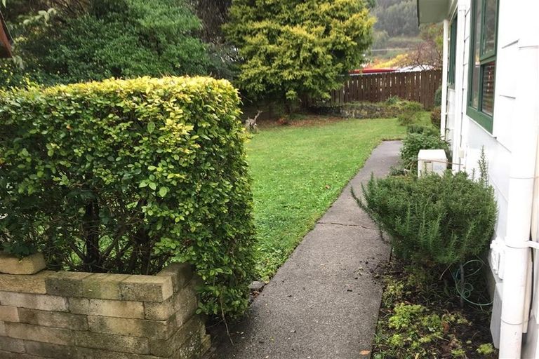 Photo of property in 8 He Awa Crescent, Waikanae, 5036