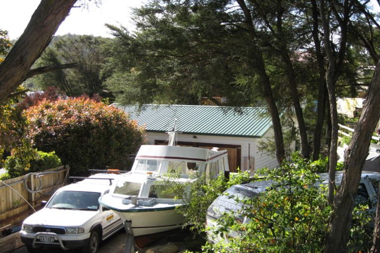 Photo of property in 104 Milton Terrace, Picton, 7220