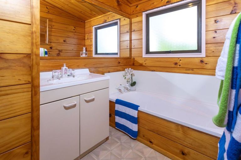 Photo of property in 11 Kauri Place, Tairua, 3508