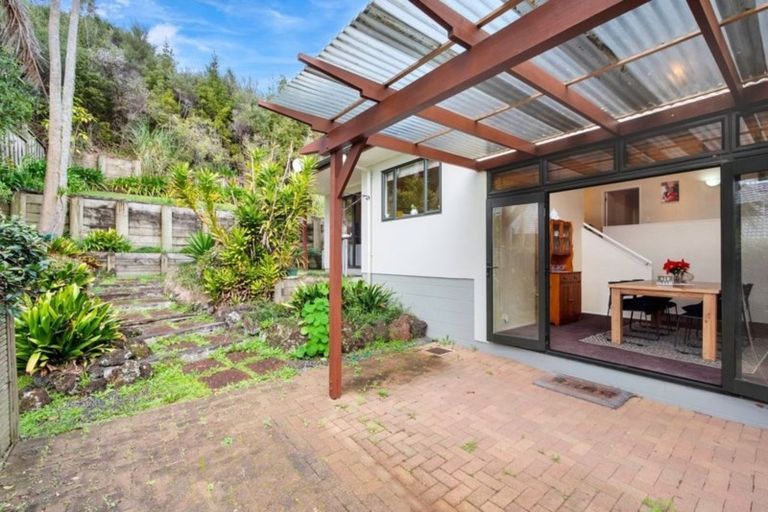 Photo of property in 22 Kate Sheppard Avenue, Torbay, Auckland, 0630