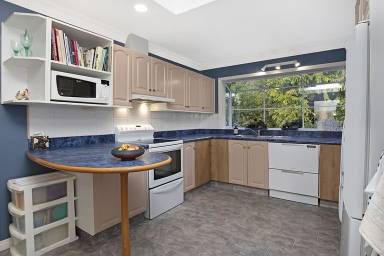 Photo of property in 13 Wilmshurst Place, Tawa, Wellington, 5028