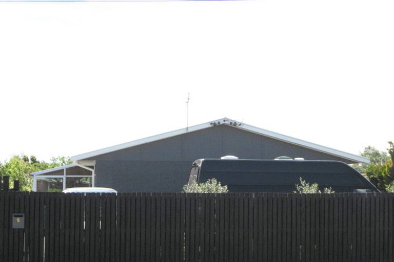 Photo of property in 2/5 Daniels Road, Redwood, Christchurch, 8051