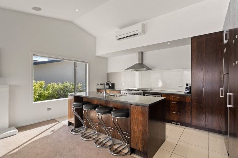 Photo of property in Lakeview Heights, 2/124 Lismore Street, Wanaka, 9305