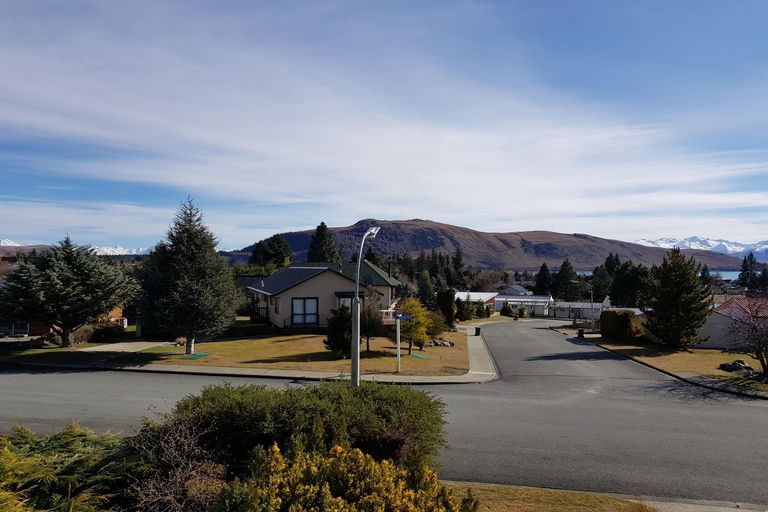 Photo of property in 12 Hamilton Drive, Lake Tekapo, 7999