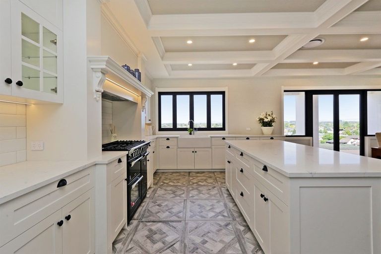 Photo of property in 4 Ridgeway Terrace, Taradale, Napier, 4112