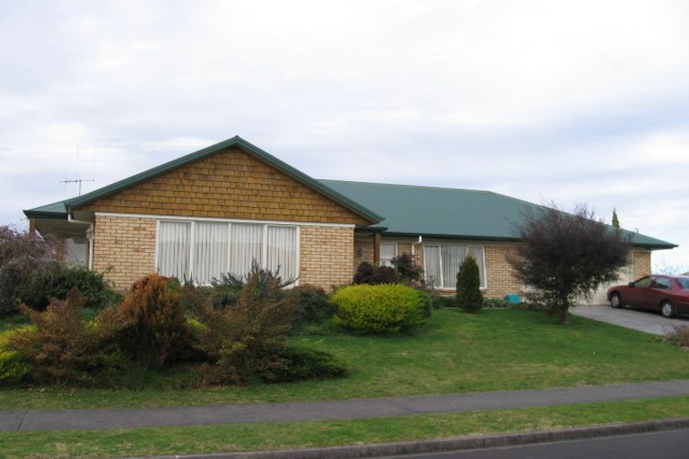 Photo of property in 2 Maahutaupeke Place, St Andrews, Hamilton, 3200