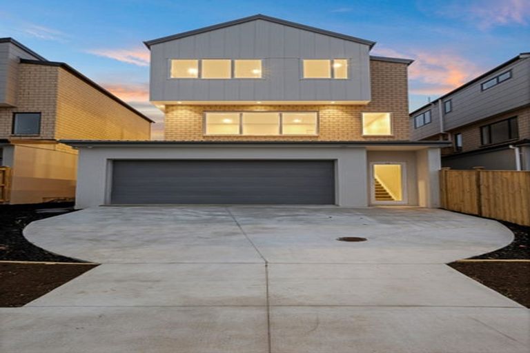 Photo of property in 45 Sunnyheights Road, Orewa, 0931