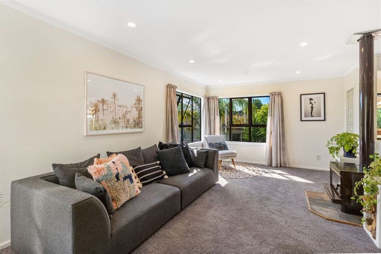 Photo of property in 9 Hale Crescent, Bayview, Auckland, 0629