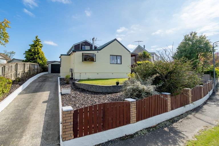 Photo of property in 33 Estuary Crescent, Fairfield, Dunedin, 9018