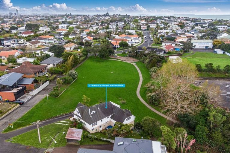 Photo of property in 23 Hanlon Crescent, Narrow Neck, Auckland, 0624