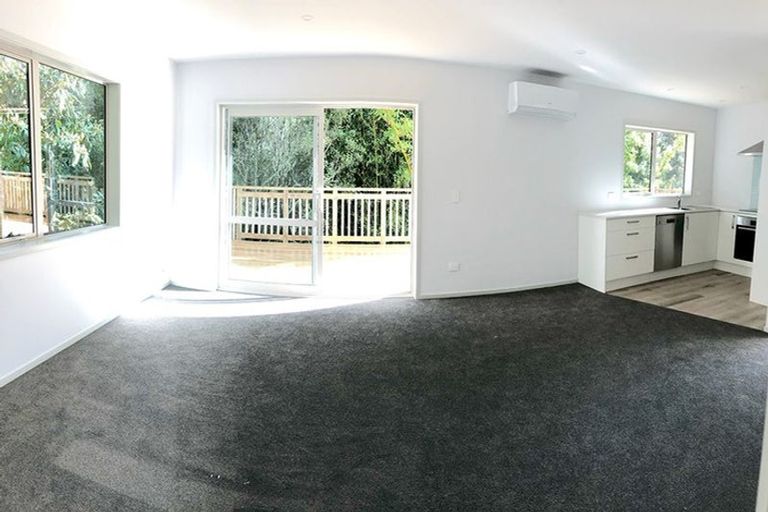 Photo of property in 42 Elliston Crescent, Stanmore Bay, Whangaparaoa, 0932