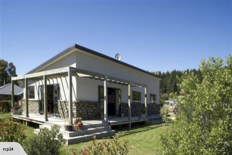 Photo of property in 12 Criffel Place, Luggate, Cromwell, 9383