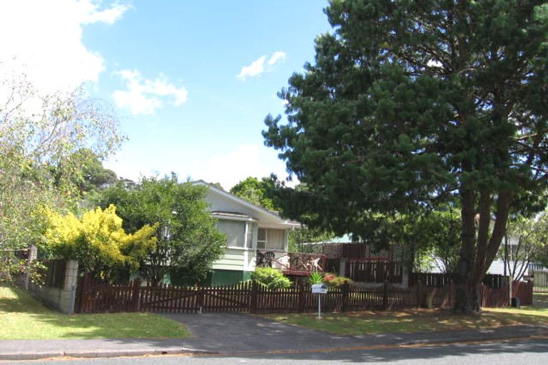 Photo of property in 42 Salamanca Road, Sunnynook, Auckland, 0620