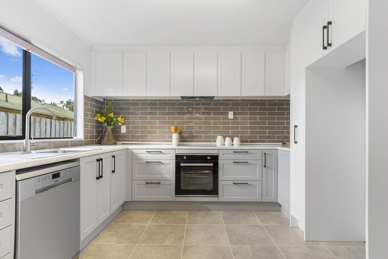 Photo of property in 5b James Cook Drive, Welcome Bay, Tauranga, 3112