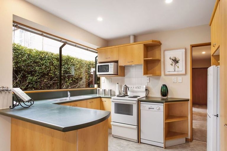 Photo of property in 2/76 Saint Albans Street, St Albans, Christchurch, 8014