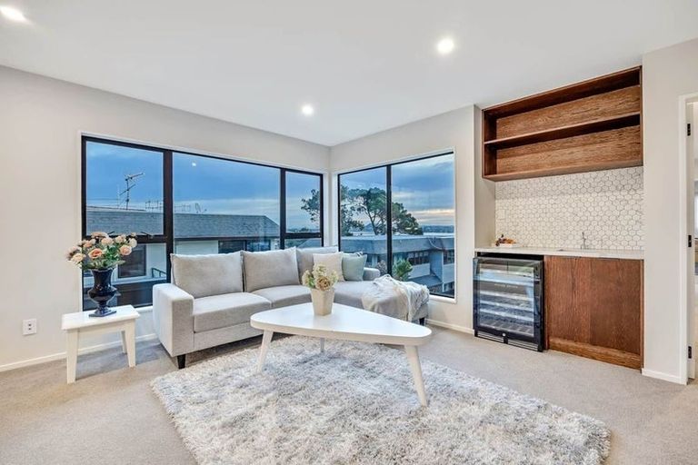 Photo of property in 47a Takutai Avenue, Half Moon Bay, Auckland, 2012