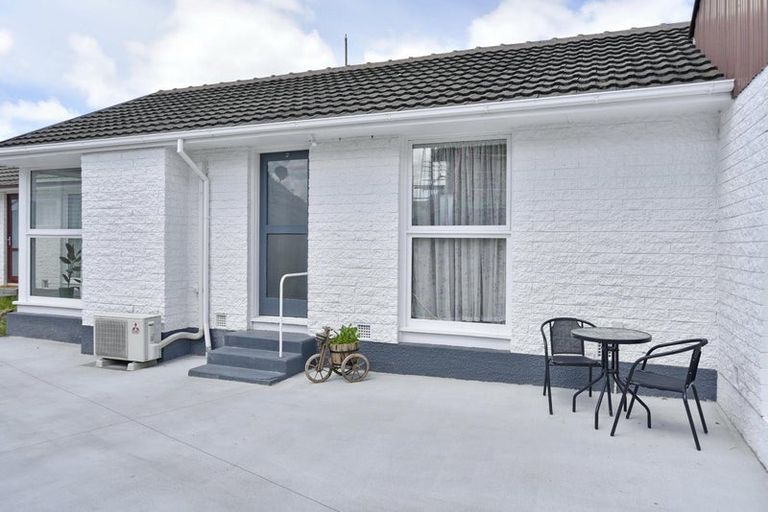 Photo of property in 2/89 Hills Road, Edgeware, Christchurch, 8013