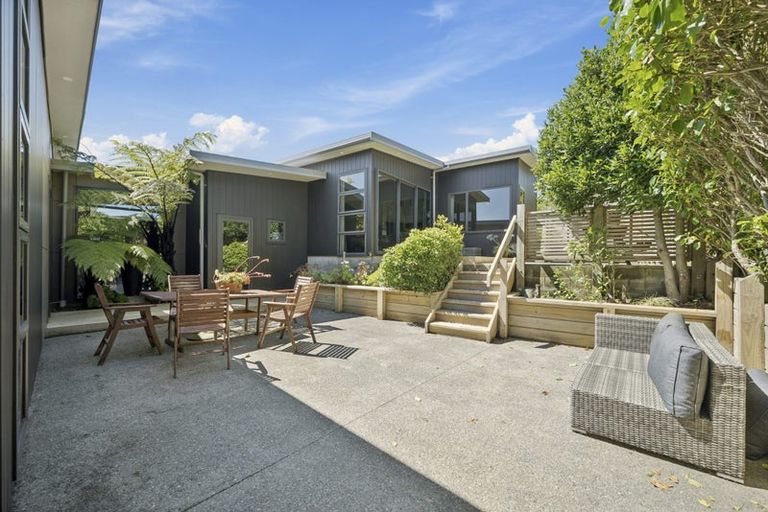 Photo of property in 173 Bing Lucas Drive, Tawa, Wellington, 5028