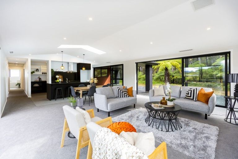 Photo of property in 60 Crest Road, Akatarawa, Upper Hutt, 5372