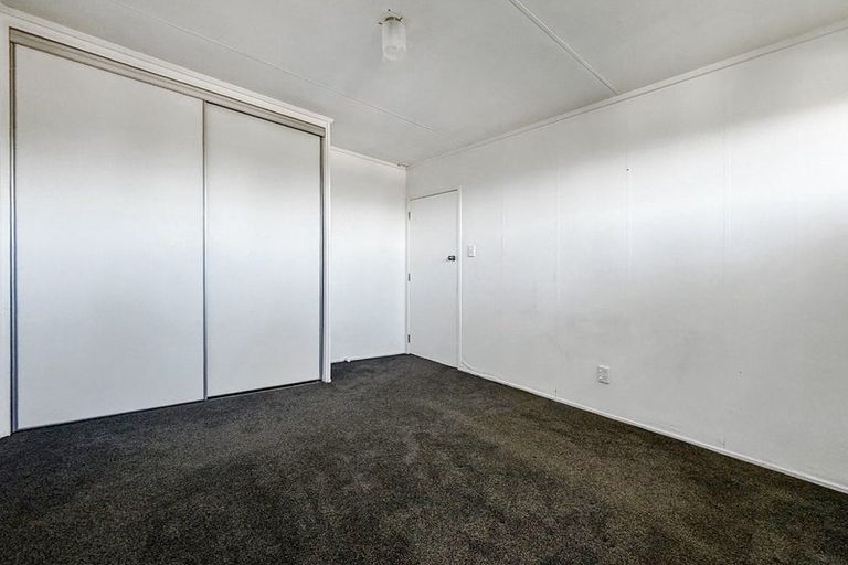 Photo of property in 1/8 Rewi Street, Torbay, Auckland, 0630