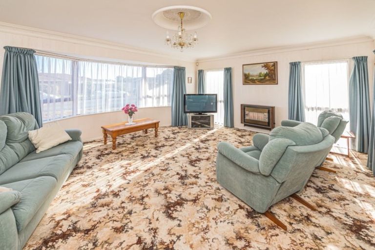 Photo of property in 3 Warwick Place, Springvale, Whanganui, 4501