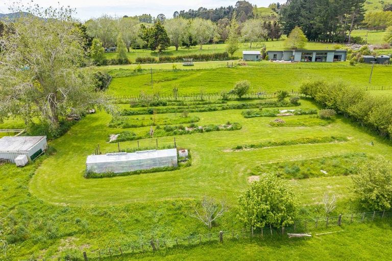 Photo of property in 50 Kents Road, Reikorangi, Waikanae, 5391