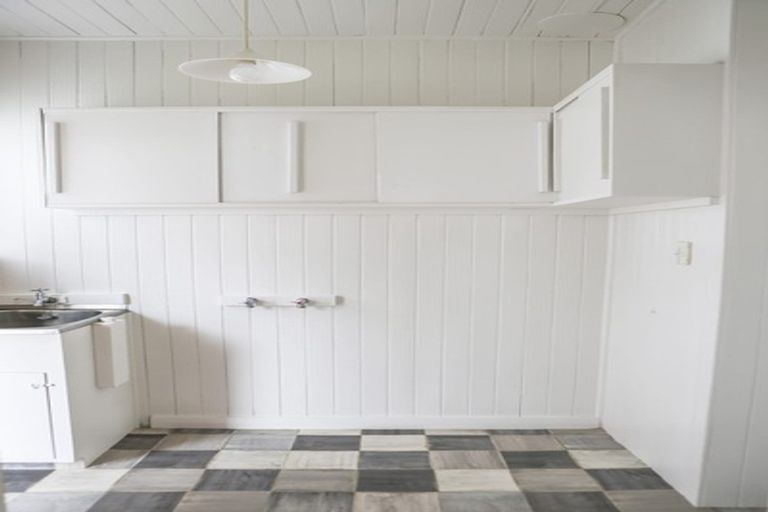 Photo of property in 92 Naenae Road, Naenae, Lower Hutt, 5011