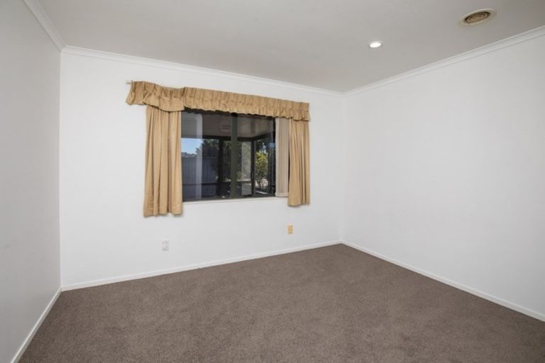 Photo of property in 28 Friesian Place, Grandview Heights, Hamilton, 3200