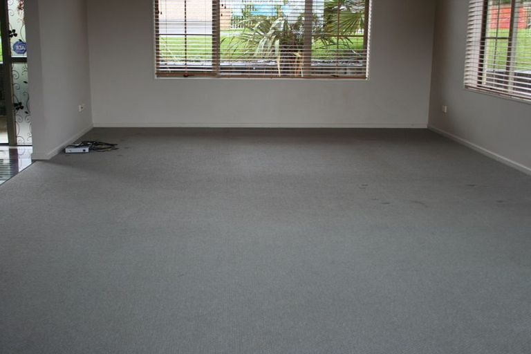 Photo of property in 29 Sapperton Drive, Henderson, Auckland, 0612