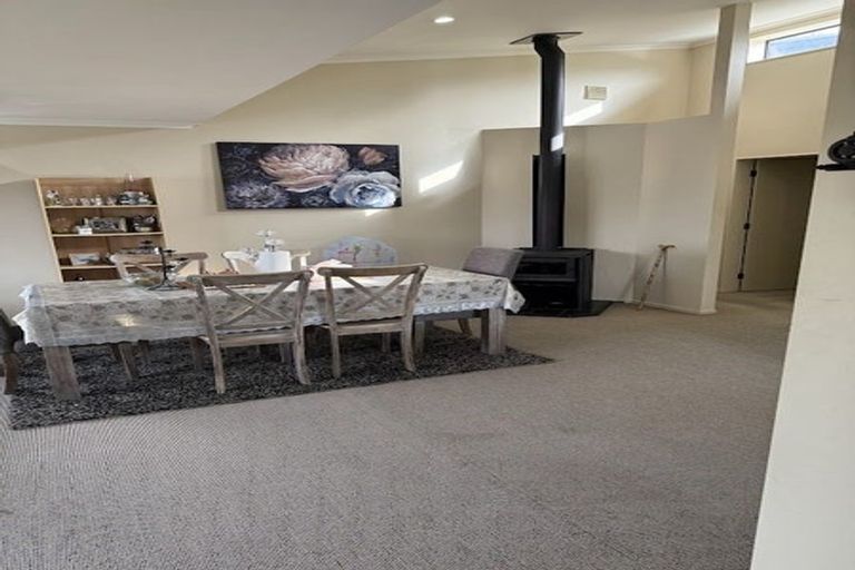Photo of property in 12a Riverstone Drive, Riverstone Terraces, Upper Hutt, 5018