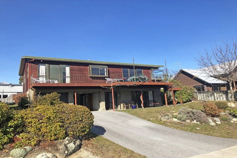 Photo of property in 17 Oregon Drive, Kelvin Heights, Queenstown, 9300