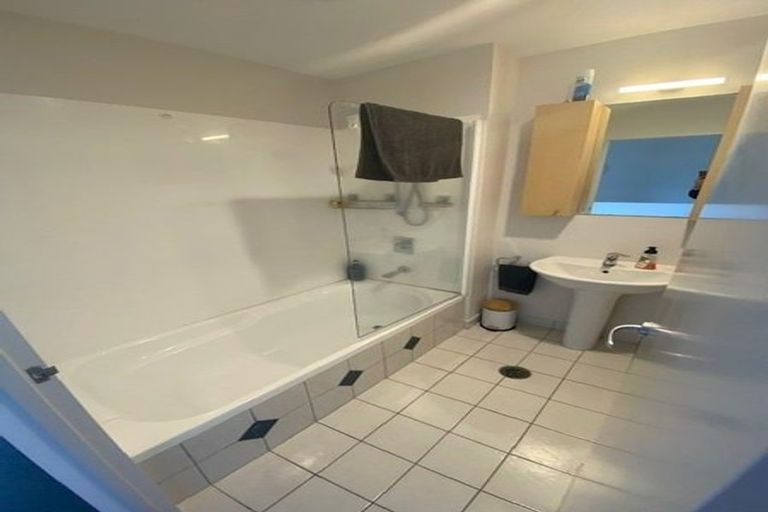 Photo of property in 23/3 Riverside Road, Orewa, 0931