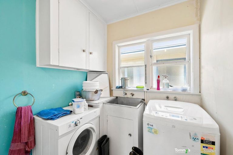 Photo of property in 70 Happy Valley Road, Owhiro Bay, Wellington, 6023